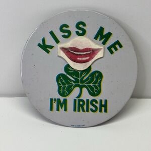 Vintage LENTICULAR KISS ME I'M IRISH 3.25" Button Pin‎ Pinback B11
